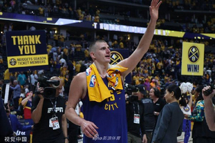 斯图加特3-2逆转奥格斯堡，昂达夫双响，米特尔施泰特点射（昂达夫梅开二度，米特尔施泰特点球建功，斯图加特3-2翻盘奥格斯堡）