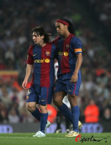 海港战武里南联海报：以物理试卷为背景，解“南”题（海港对阵武里南联海报：物理试卷背景，破解“南”题）