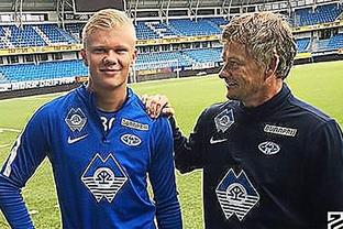 米体：意甲启用高可见度足球，荧光橙配色以往仅用于极端天气（米体：意甲将启用高可视度用球，曾仅用于极端天气的荧光橙配色成常态）