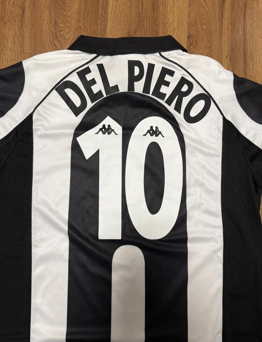 图片报：狼堡想挖多特体育总监凯尔，后者与多特合同到2027年