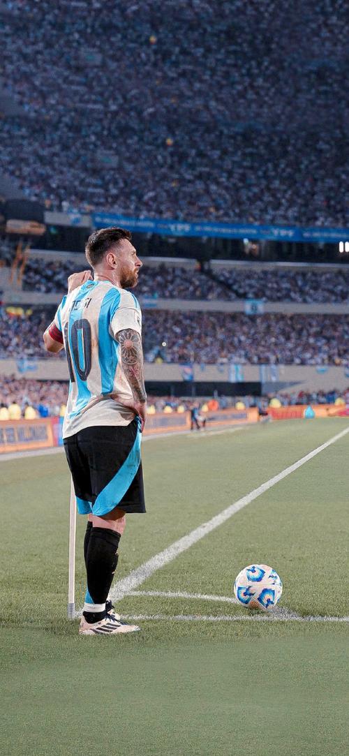 沃克＆乔治发挥出色，沃克半场16分已经刷新赛季新高（沃克、乔治手感火热，沃克半场16分创赛季新高）