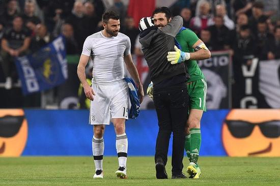 美媒：哈克斯目前是年度最佳第六人热门人选