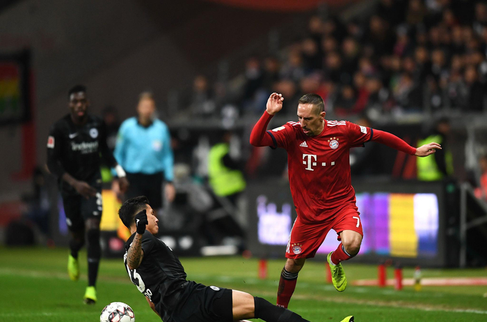 7秒之差无缘世界杯，匈牙利队长索博斯洛伊赛后瘫坐+痛哭（仅差7秒错失世界杯，匈牙利队长索博斯洛伊赛后瘫坐痛哭）