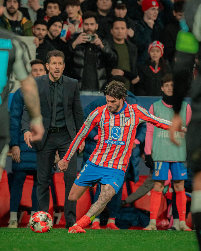 马塔：我想继续证明我依然能享受足球，并且保持高水平状态（马塔：我希望继续证明自己依旧乐在足球，并保持高水准）